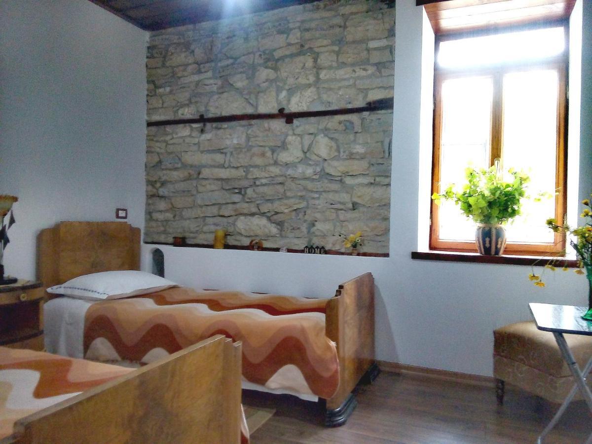 Ruols Guesthouse Gjirokaster Exterior photo