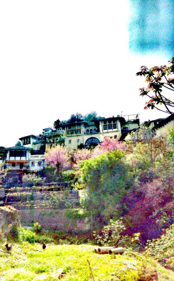 Ruols Guesthouse Gjirokaster Exterior photo