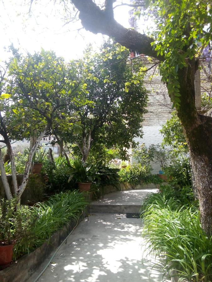 Ruols Guesthouse Gjirokaster Exterior photo