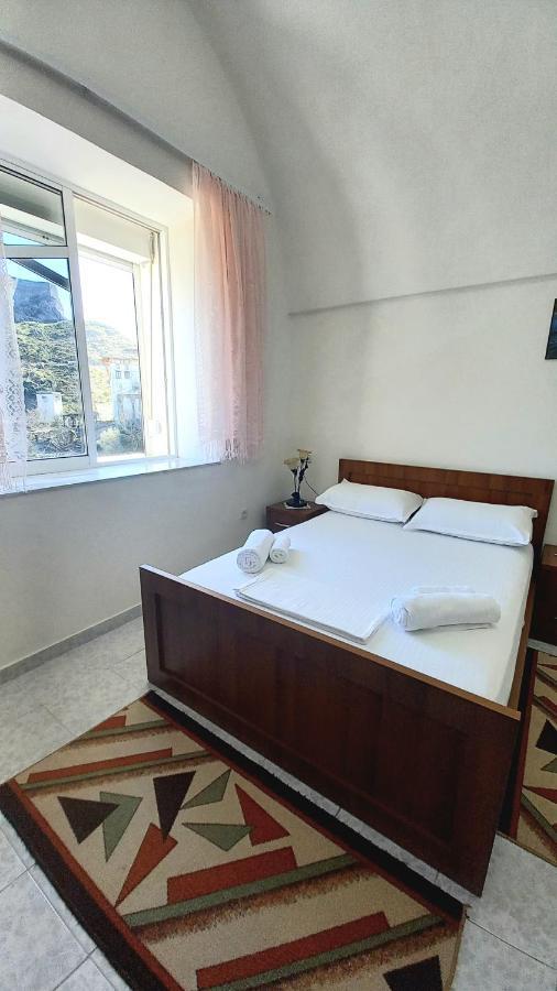 Ruols Guesthouse Gjirokaster Exterior photo